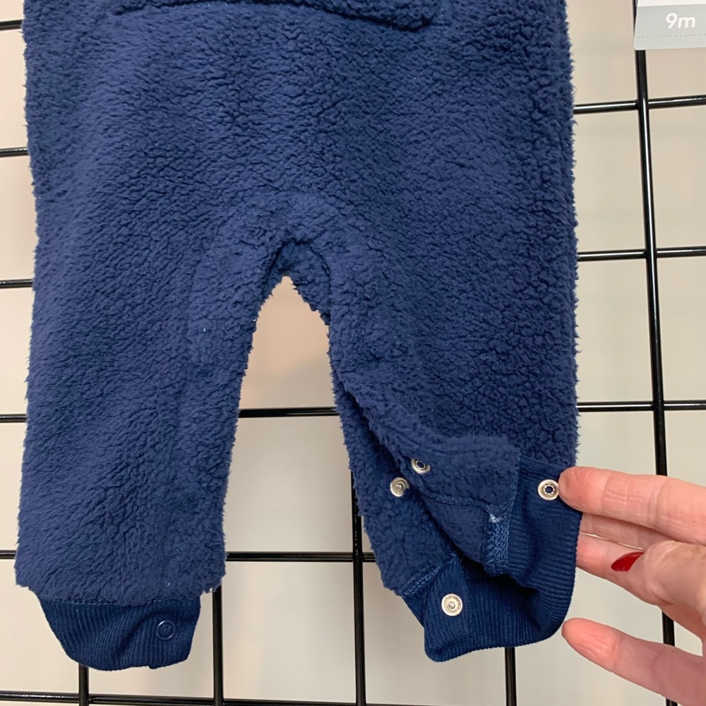 NWT Carter’s Sherpa Christmas Bodysuit Romper - Picture 6 of 7